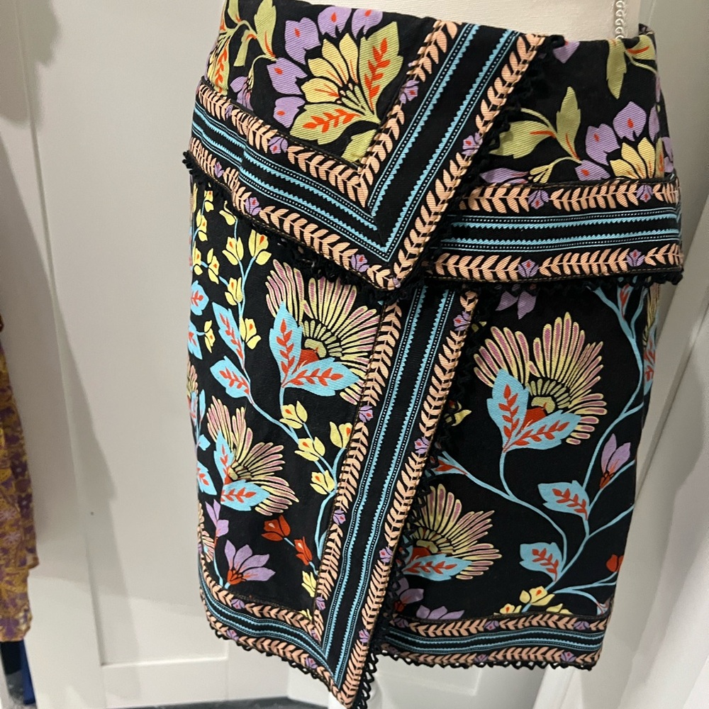 Farm Rio  Floral Embroidered Skirt - Picture 2 of 4